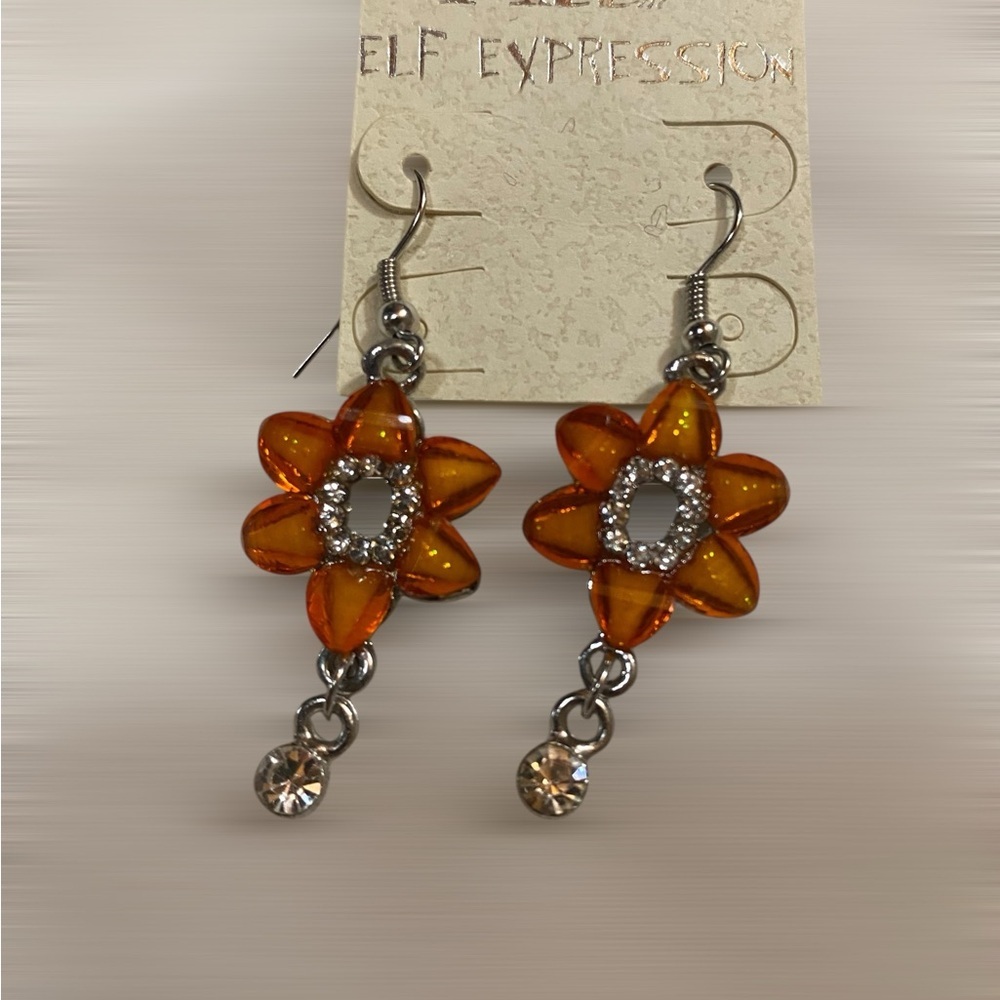 NWT Women's Orange Color Floral Pattern Dangle Earrings - Picture 2 of 6